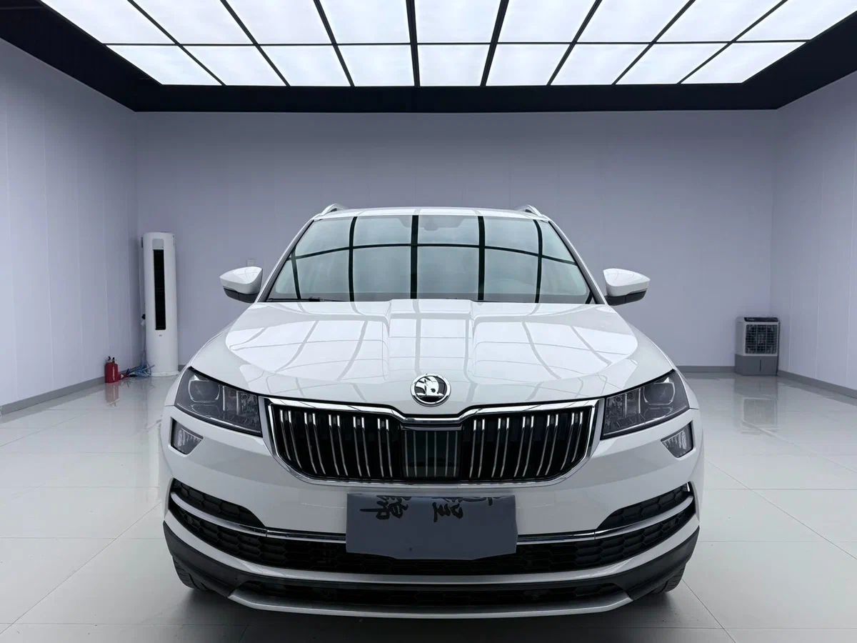 Skoda Karoq с автосалона по цене от 868 000 рублей