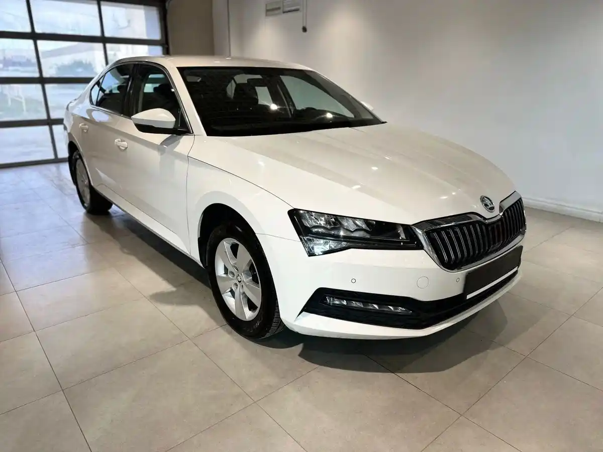 Skoda Superb купить в Сургуте