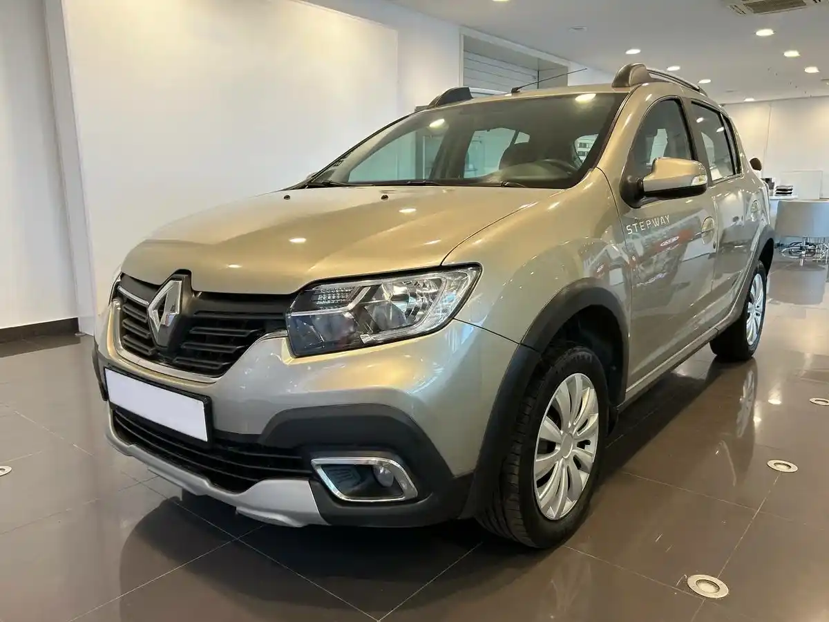 Renault Sandero Stepway с автосалона по цене от 1 100 000 рублей
